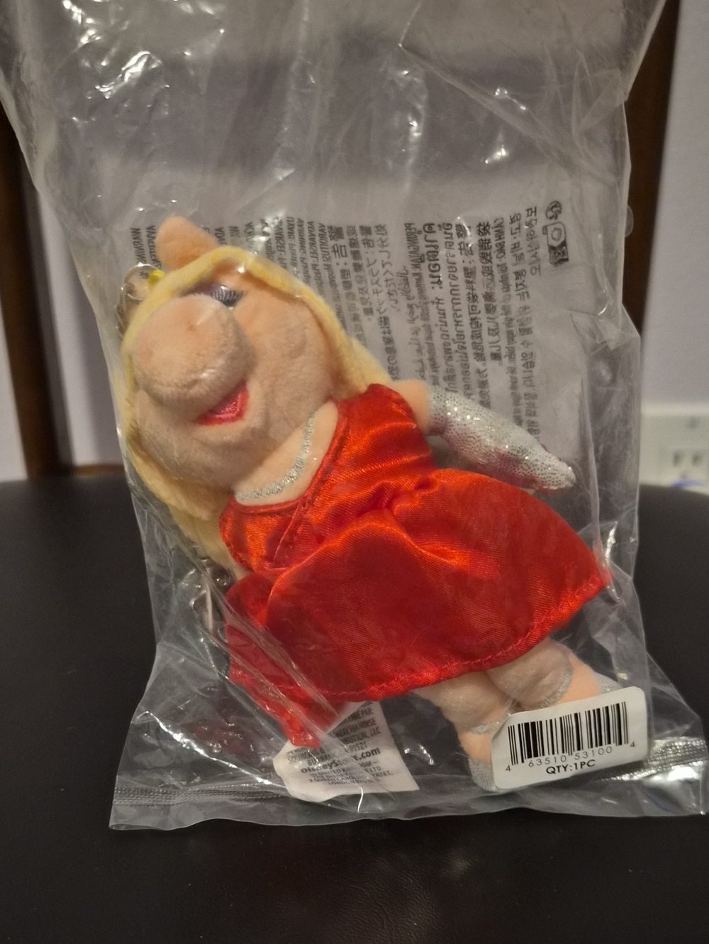 Miss Piggy Plush Keychain Bag Charm The Muppets 6 1/2" - Picture 3 of 6